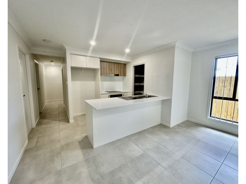 36 John Dr, Collingwood Park QLD 4301