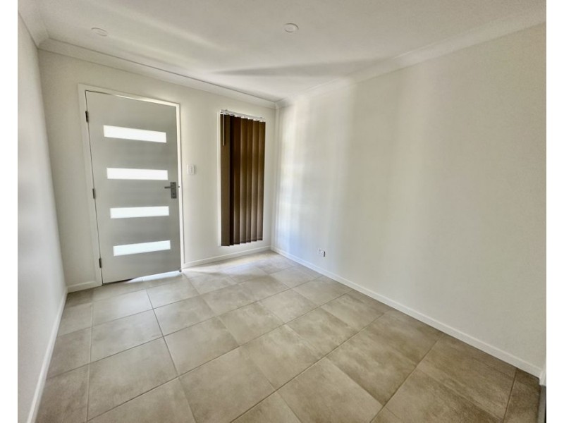 36 John Dr, Collingwood Park QLD 4301