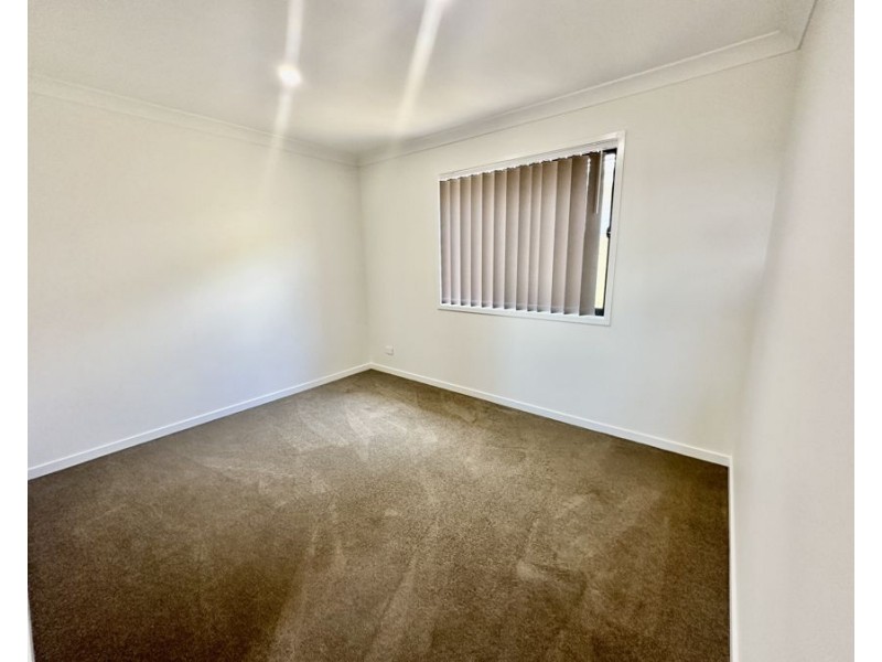 36 John Dr, Collingwood Park QLD 4301