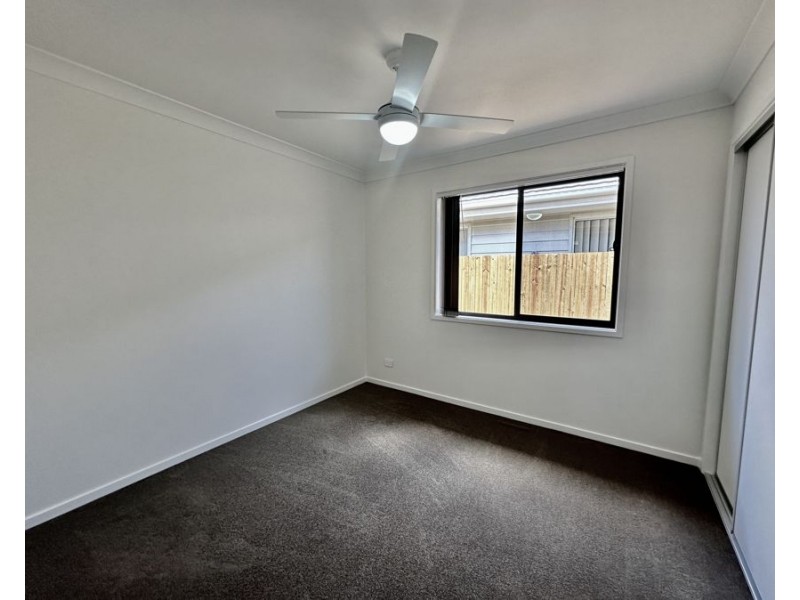 36 John Dr, Collingwood Park QLD 4301