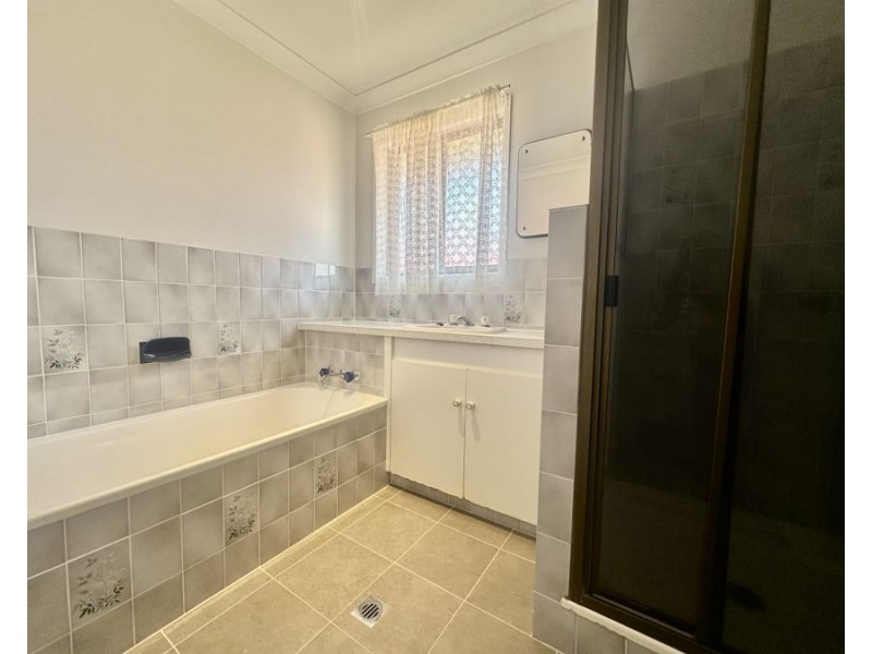 1 Booth Street, Brassall QLD 4305