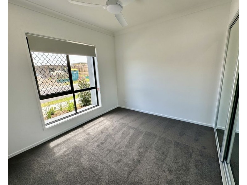 26 Potter Way, White Rock QLD 4306