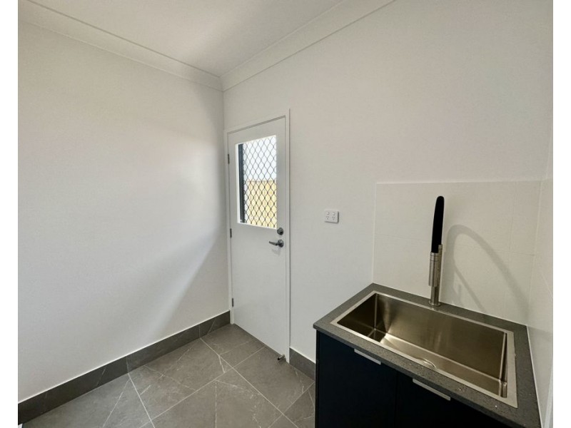 26 Potter Way, White Rock QLD 4306