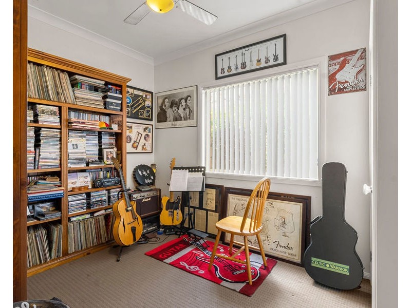 17 Hyde Place, Forest Lake QLD 4078