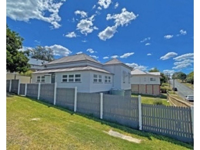 16 Panton Street, Woodend QLD 4305