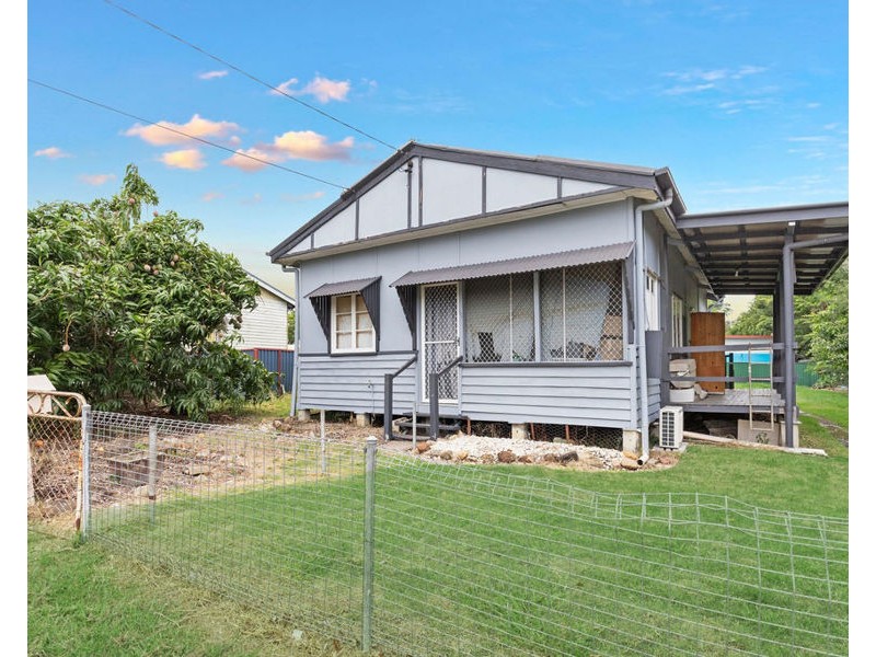 198 South Station Road, Silkstone QLD 4304