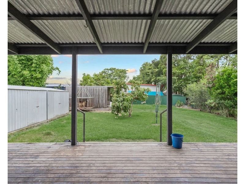 198 South Station Road, Silkstone QLD 4304