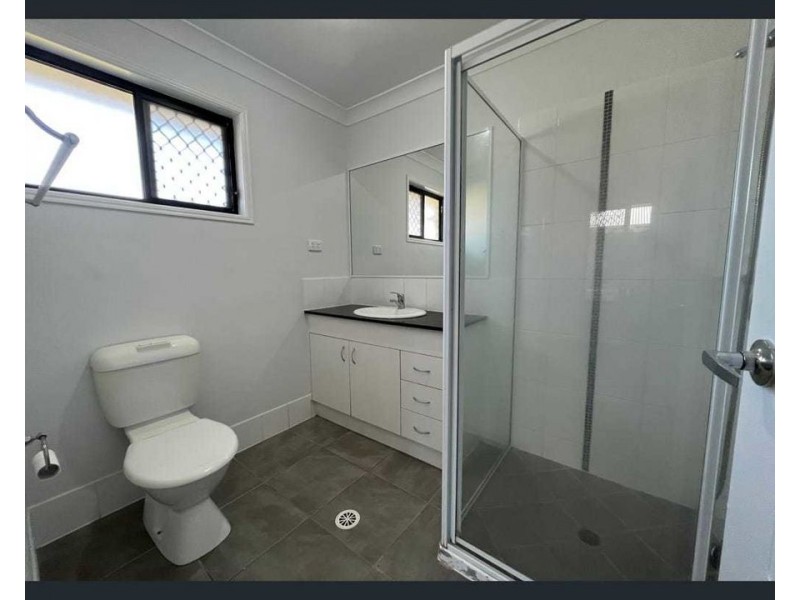 4 Nicole Ct, Redbank QLD 4301