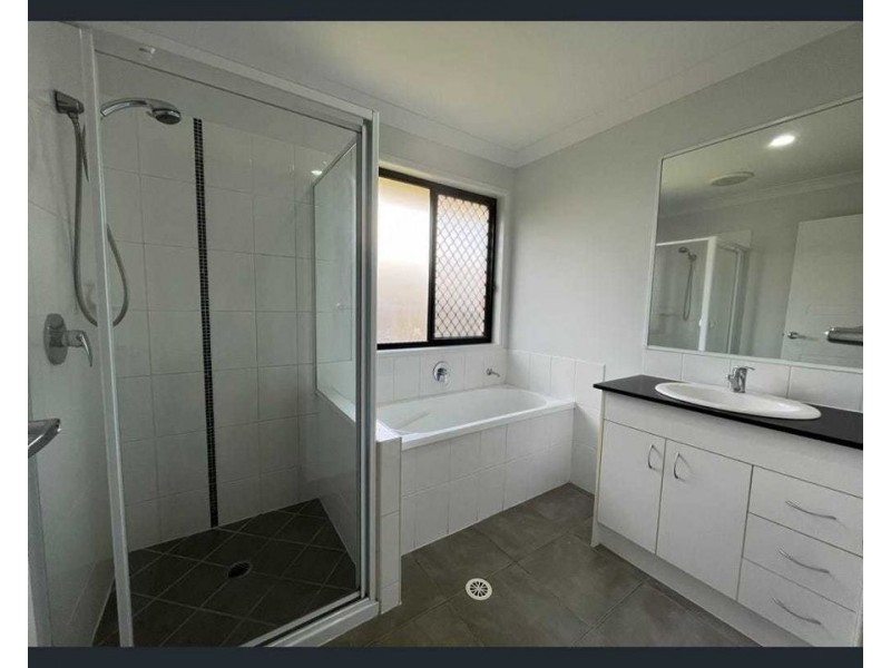 4 Nicole Ct, Redbank QLD 4301