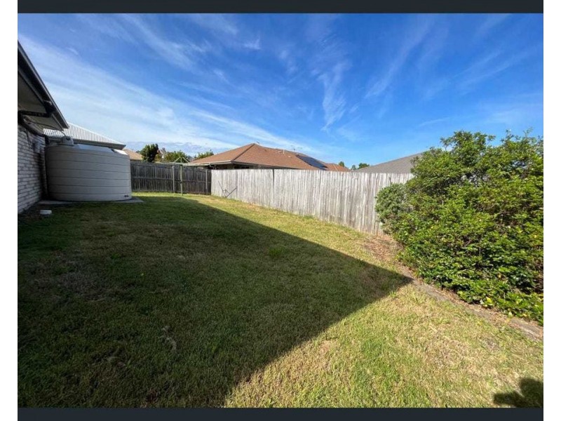 4 Nicole Ct, Redbank QLD 4301