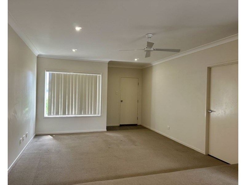 71/45 Blaxland Cres, Redbank Plains QLD 4301