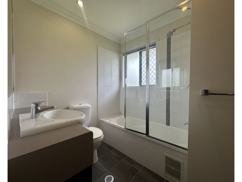 71/45 Blaxland Cres, Redbank Plains QLD 4301