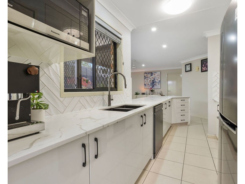 26 Hazelwood Court, Flinders View QLD 4305