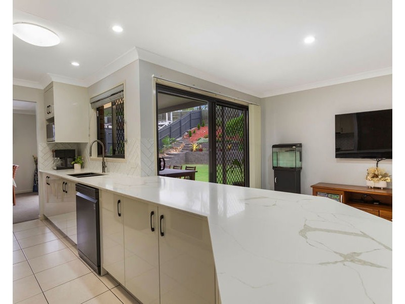 26 Hazelwood Court, Flinders View QLD 4305