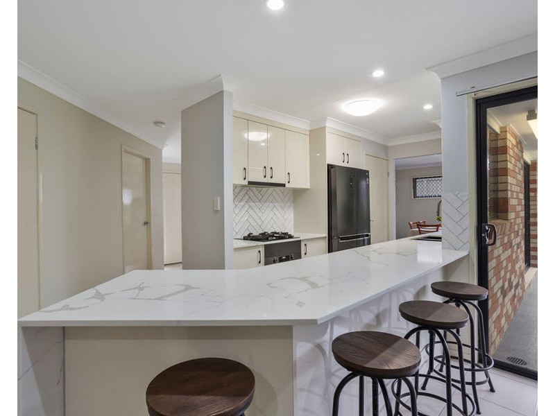 26 Hazelwood Court, Flinders View QLD 4305