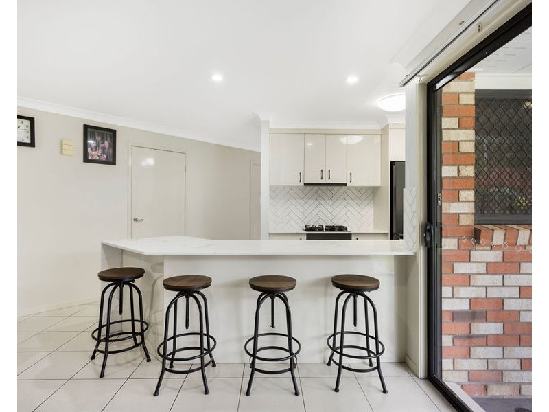 26 Hazelwood Court, Flinders View QLD 4305