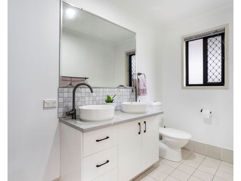 26 Hazelwood Court, Flinders View QLD 4305
