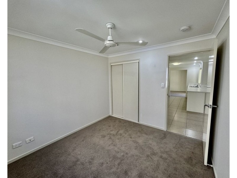 4 Lexington St, Flinders View QLD 4305