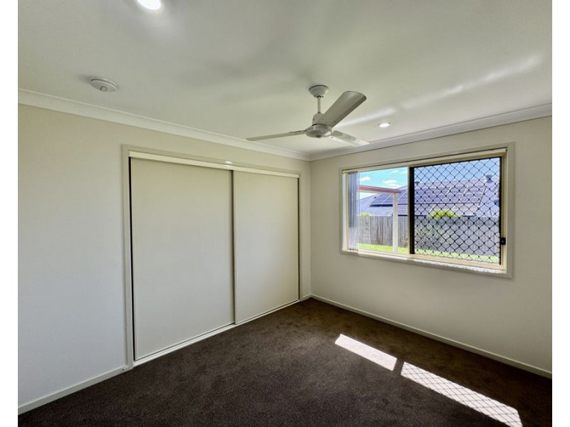 4 Lexington St, Flinders View QLD 4305