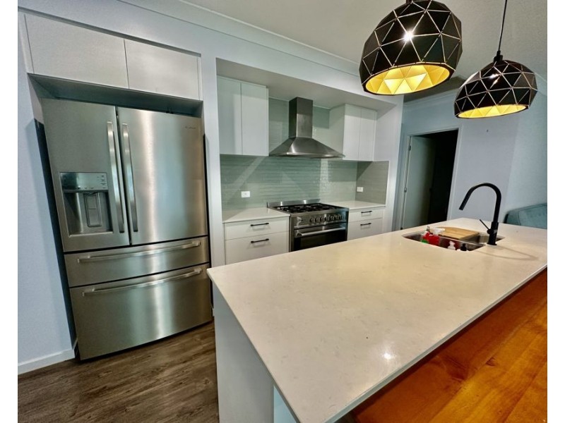 8 Reed St, Ripley QLD 4306