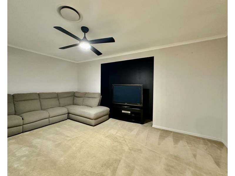 6 McDermott St, Augustine Heights QLD 4300