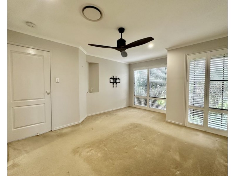 6 McDermott St, Augustine Heights QLD 4300