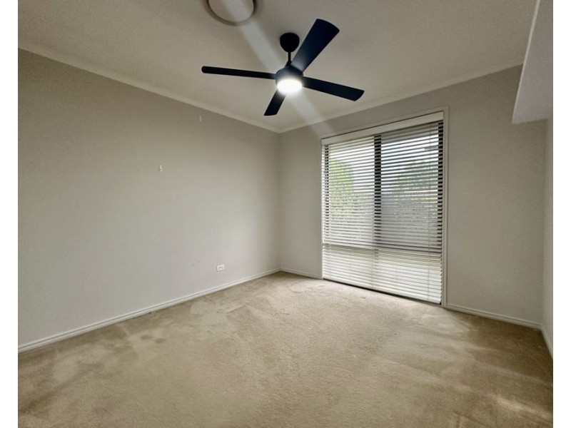 6 McDermott St, Augustine Heights QLD 4300