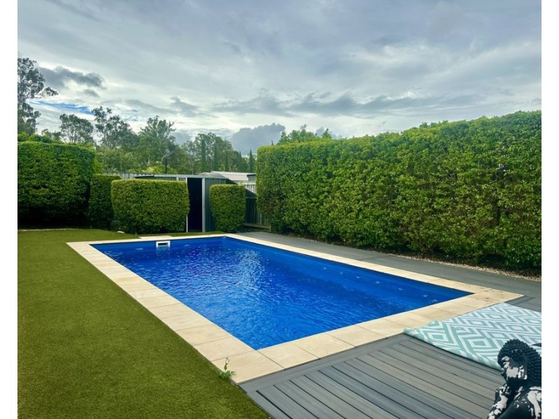 6 McDermott St, Augustine Heights QLD 4300