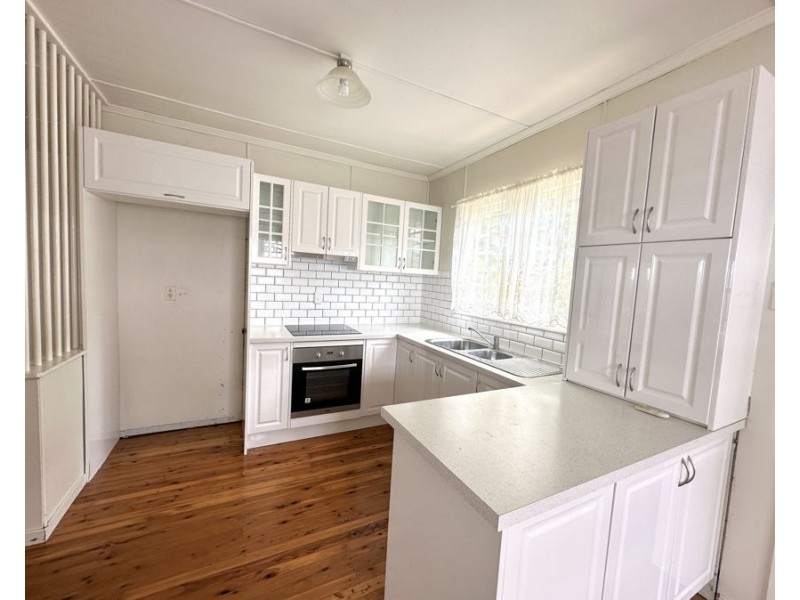 38 Samford Road, Leichhardt QLD 4305