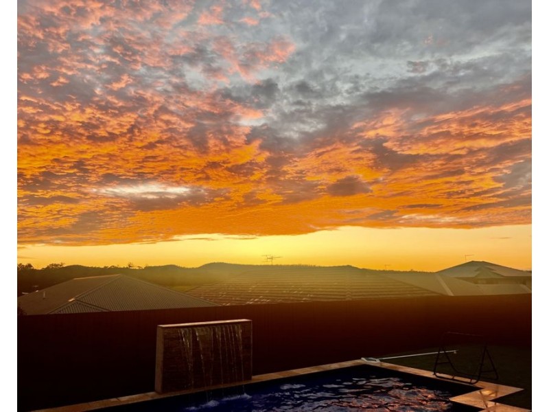 15 Heathcote St, South Ripley QLD 4306