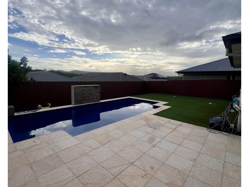 15 Heathcote St, South Ripley QLD 4306