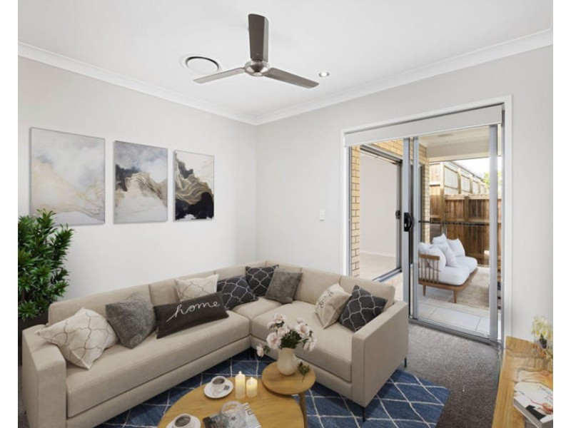 15 Heathcote St, South Ripley QLD 4306