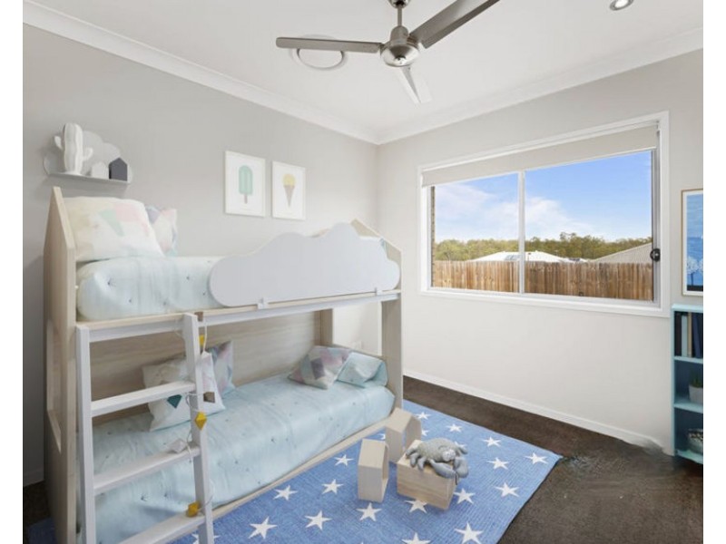 15 Heathcote St, South Ripley QLD 4306