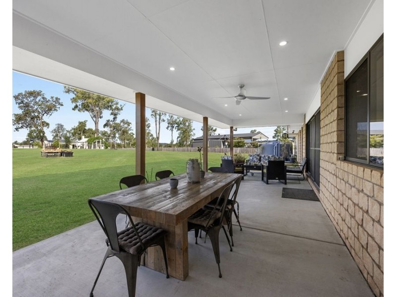 26 Wakefield Crs, Kensington Grove QLD 4341