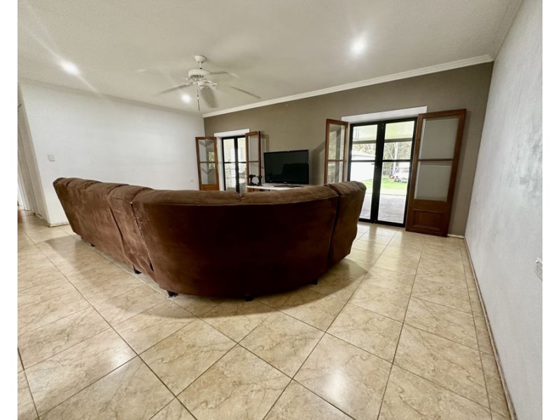 449-461 Karrabin Rosewood Rd, Walloon QLD 4306