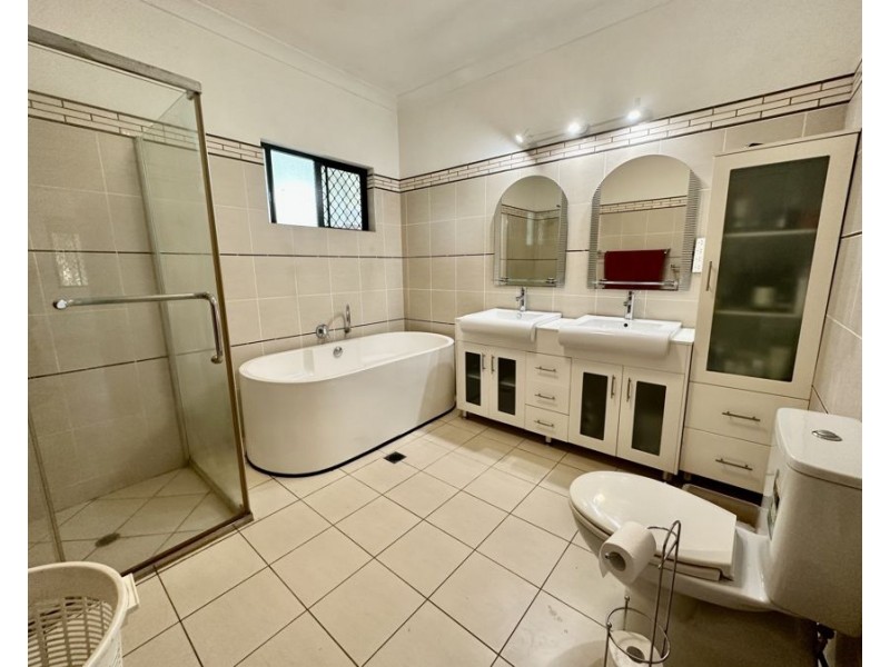 449-461 Karrabin Rosewood Rd, Walloon QLD 4306