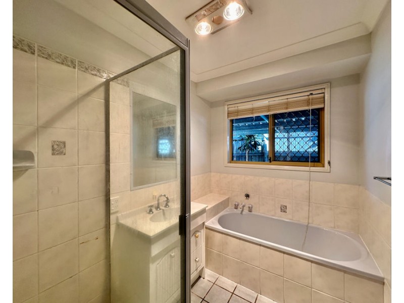 56 Cowley Dr, Flinders View QLD 4305