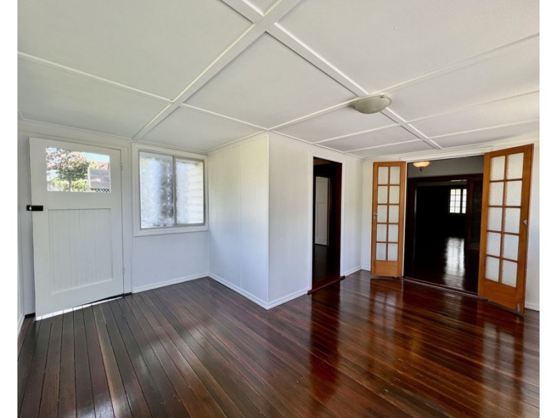 17 French St, Booval QLD 4304