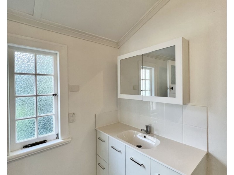 17 French St, Booval QLD 4304