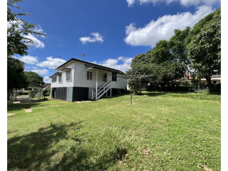 17 French St, Booval QLD 4304