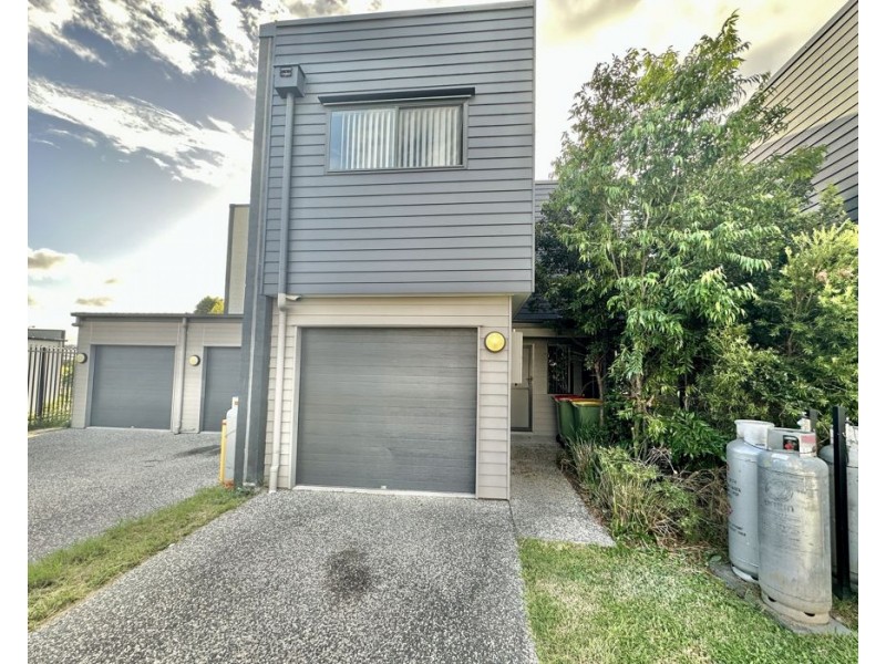 5 Woodroffe Cresent, Redbank Plains QLD 4301