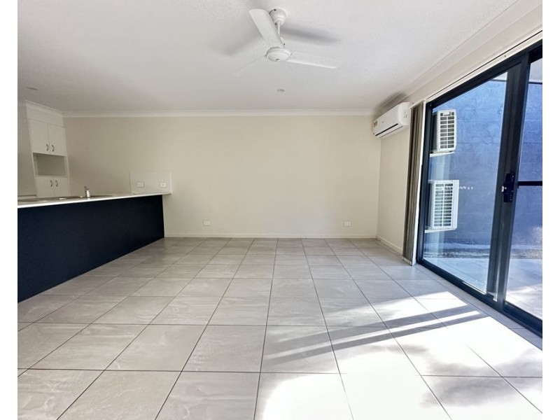 5 Woodroffe Cresent, Redbank Plains QLD 4301