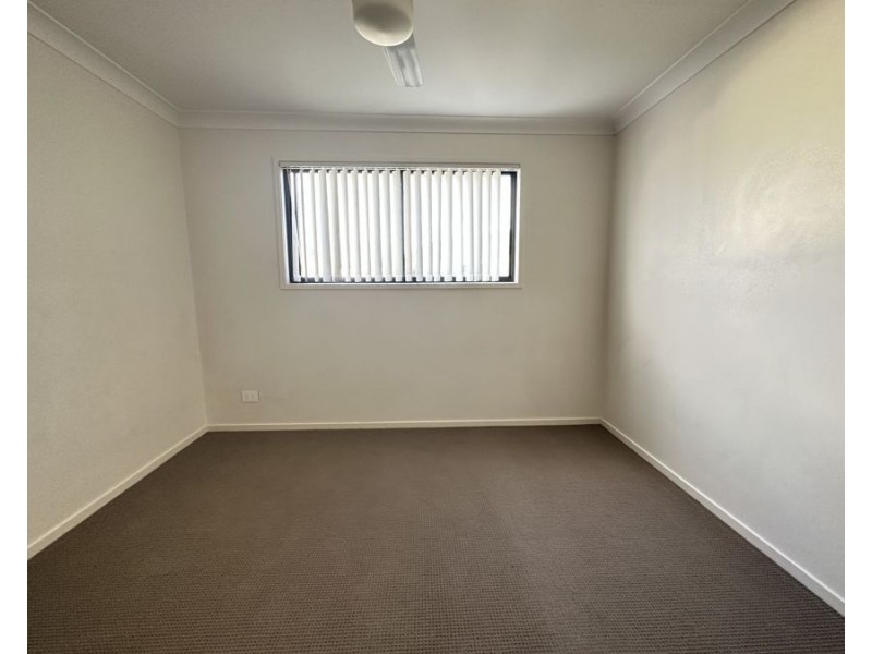 5 Woodroffe Cresent, Redbank Plains QLD 4301