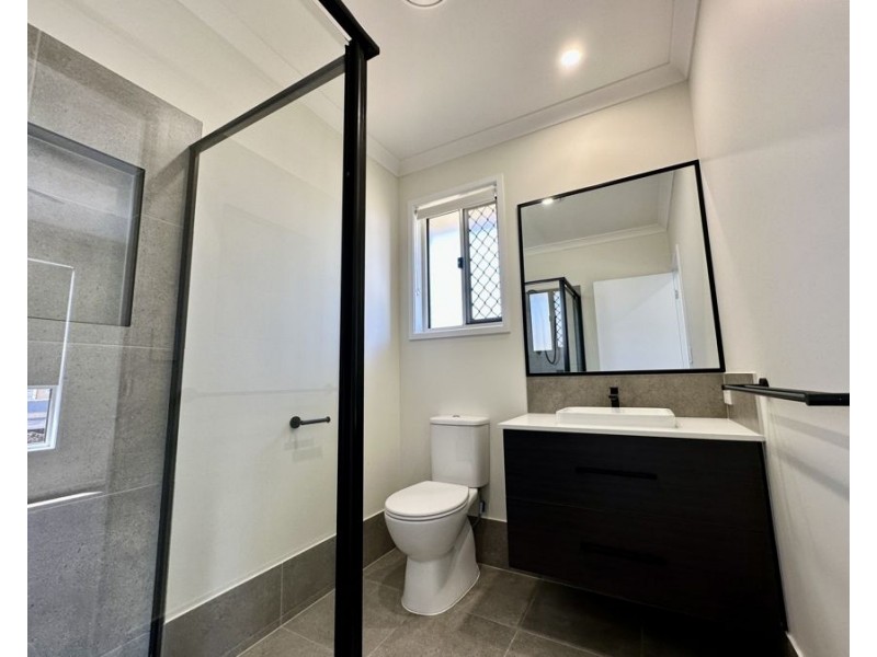 11 Darling Cct, Plainland QLD 4341