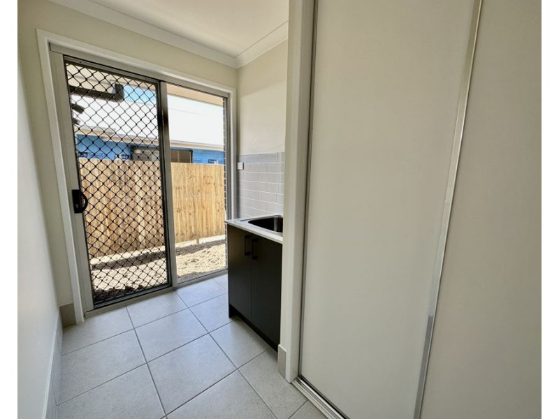 11 Darling Cct, Plainland QLD 4341