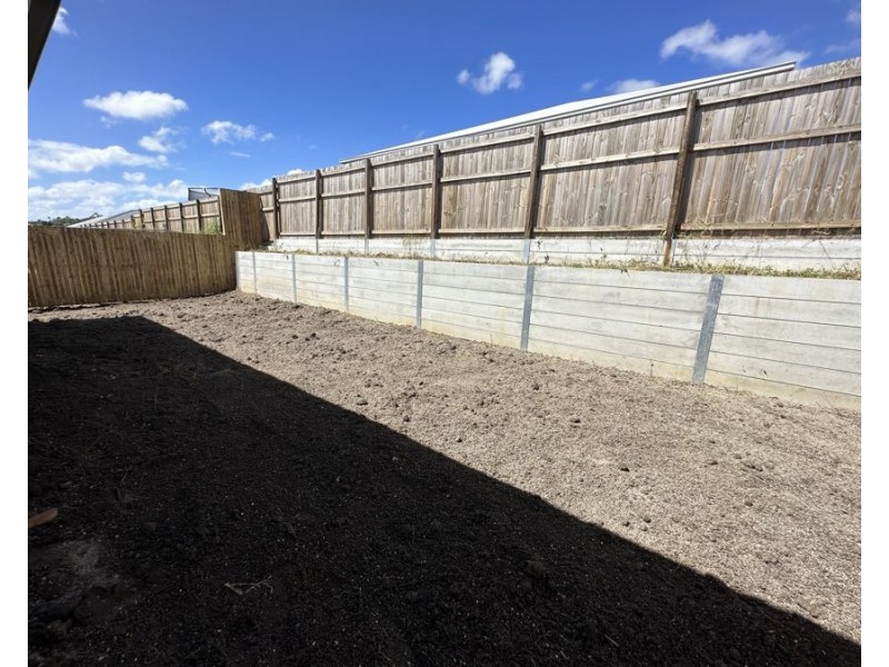 11 Darling Cct, Plainland QLD 4341