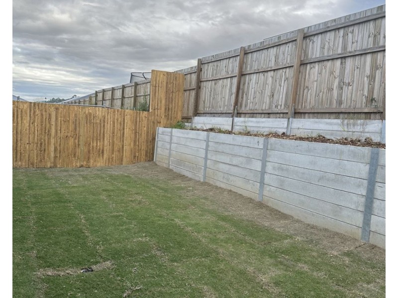 11 Darling Cct, Plainland QLD 4341