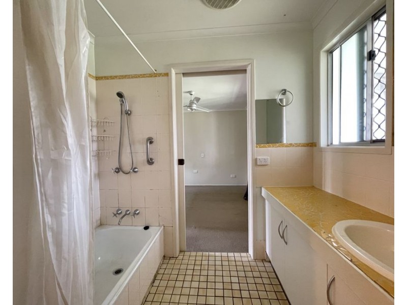 19 Wellington Street, Brassall QLD 4305