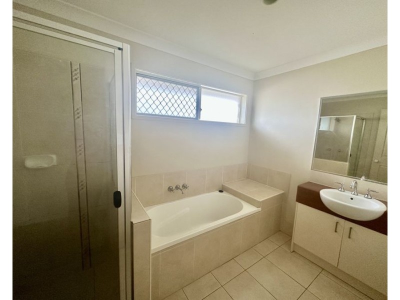 3 Spoonbill Ct, Lowood QLD 4311