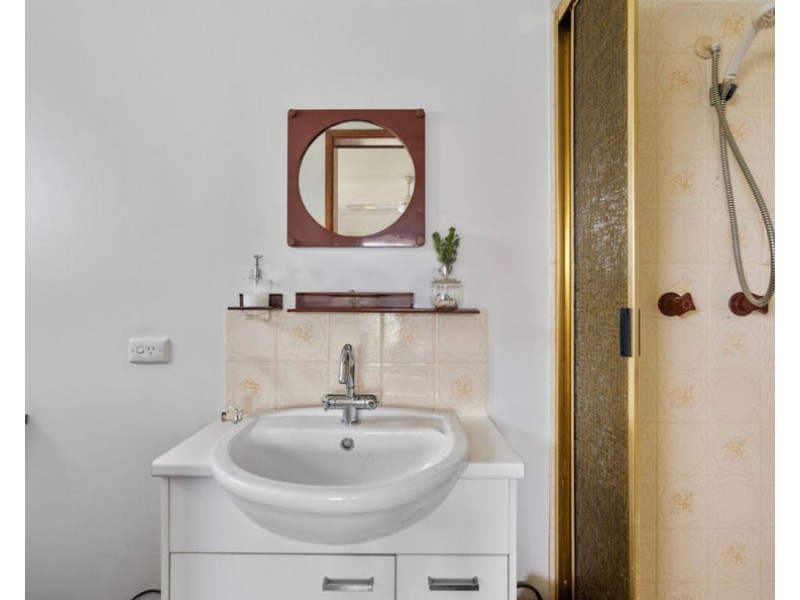 18 Base St, Victoria Point QLD 4165